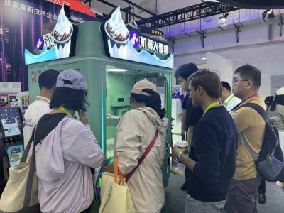 深圳“AI+”闪耀消博会!AI机器人、AI宠物、AI眼镜......集体出圈