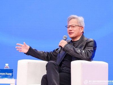 黄仁勋谈对年轻人的建议：尽快用AI，多用AI