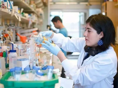 人工智能设计蛋白质:革新蛇咬伤治疗方式科学的尽头是神学?简单的双缝干涉实验,结果却颠覆认知