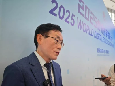 专访联合国教科文组织人工智能教育专家苗逢春：人工智能无法替代教师的教学智慧