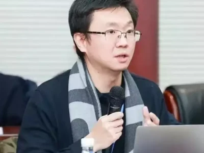 陈兵:企业需承担保障人工智能安全的主体责任2005年,云南男子在弟弟去世后迎娶弟媳为妻,不料二人婚后发生悲剧