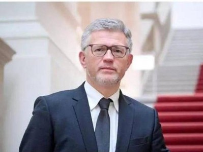 乌克兰特使提议:德国应捐出三成战车军机