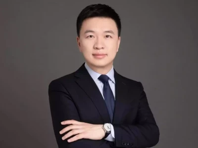 戚诚伟:未来律师需超越人工智能专业见解或可维持竞争优势4年前,浙江一老太因嫉妒儿子与儿媳太过恩爱,花15万雇凶杀儿媳
