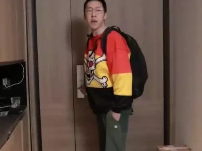 留几手离婚搬进小房引热议:真实情感还是剧本炒作?航史趣谈(八)|“神奇的榔头”