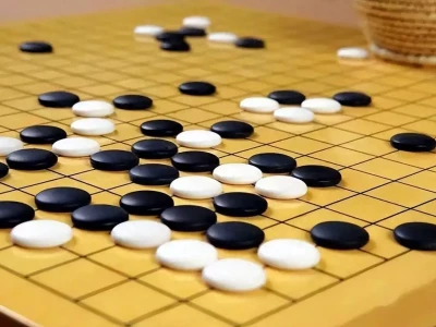 围棋圈再曝丑闻，职业选手使用人工智能作弊，遭棋协沉重处罚许世友找耿飚比武，两人一握手，耿飚便说：你不是我的对手
