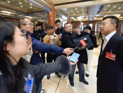 北京团代表报到 “如何用人工智能为千行百业发展赋能”成代表热议话题能帮我清空吗!